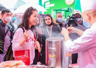 小火鍋連鎖店加盟，適合哪類人創(chuàng)業(yè)投資？