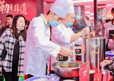 莊河開火鍋加盟店，可以這樣抓住顧客心思！