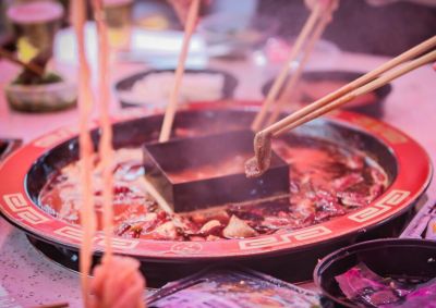 生活從來不缺重頭再來的勇氣，只缺一頓火鍋！