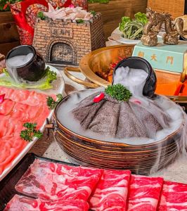 朝天門火鍋?zhàn)哌M(jìn)迪拜，為迪拜游子送上地道中國(guó)味！