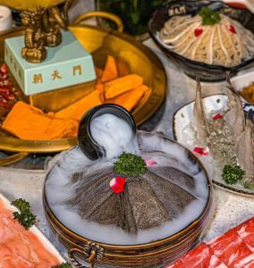 火鍋店如何鞏固老客戶并開發(fā)新客源？