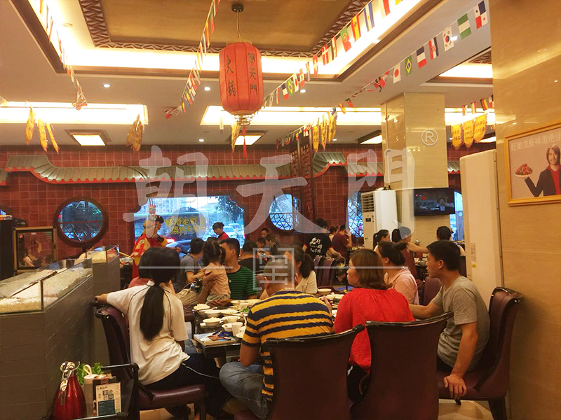 火鍋店如何降低排隊時的顧客流失率？