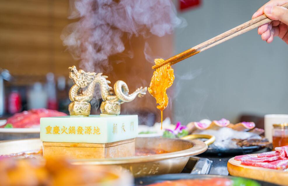 火鍋店的收入主要是靠什么來支撐的？ 