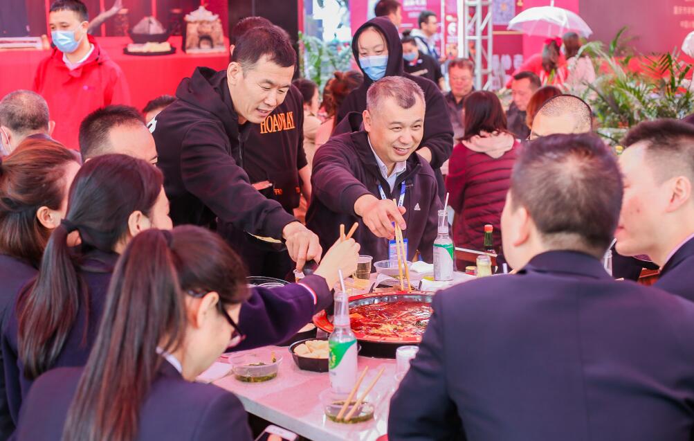 如何加盟重慶火鍋店？這些要點(diǎn)要記牢！