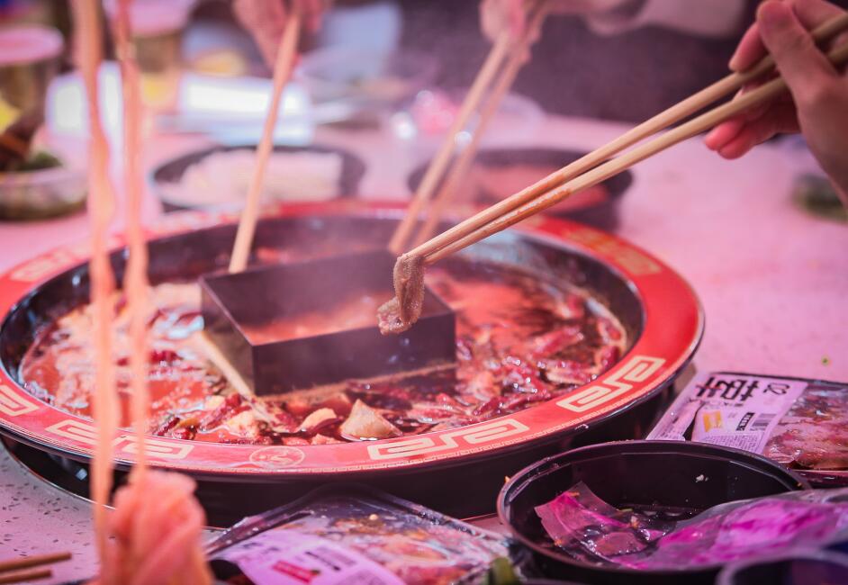 吉林開火鍋加盟店，經(jīng)營的時候需要注意什么？