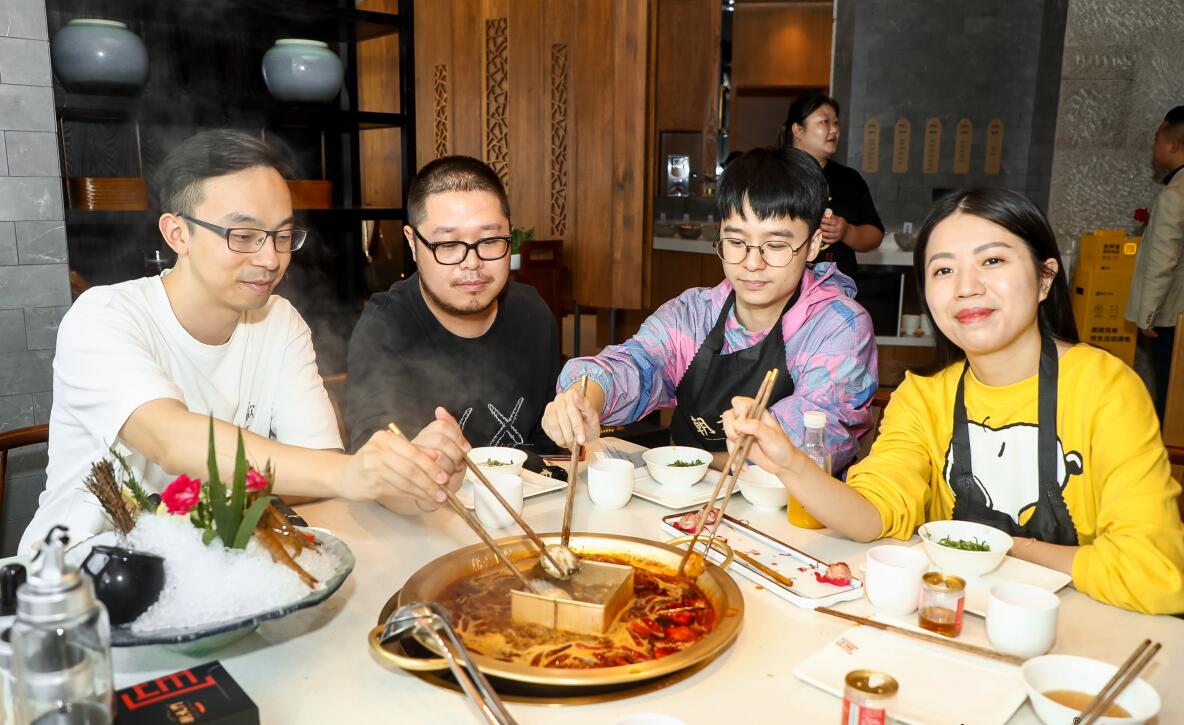 石家莊開(kāi)火鍋加盟店，如何引起市場(chǎng)反響？