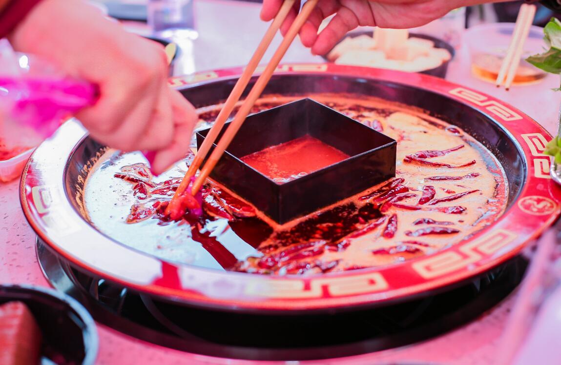 邢臺(tái)開火鍋加盟店，一定要選對口味和類型
