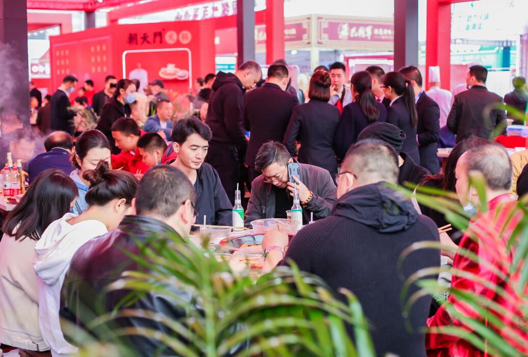 鐵力開火鍋加盟店，這樣裝修回頭率高！