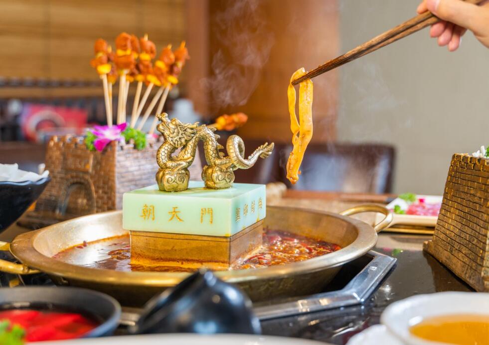霸屏美食榜的朝天門(mén)火鍋，為何非吃不可？