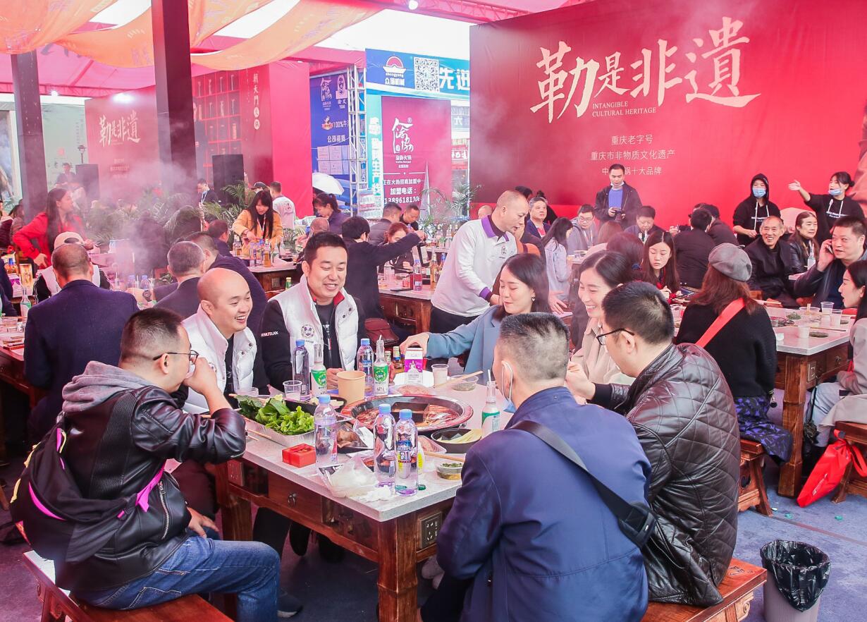 連鎖品牌火鍋加盟，必須從總部購買底料嗎？