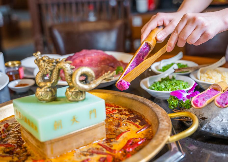 重慶有名氣的火鍋品牌有哪些？這家的歷史有點(diǎn)久遠(yuǎn)！