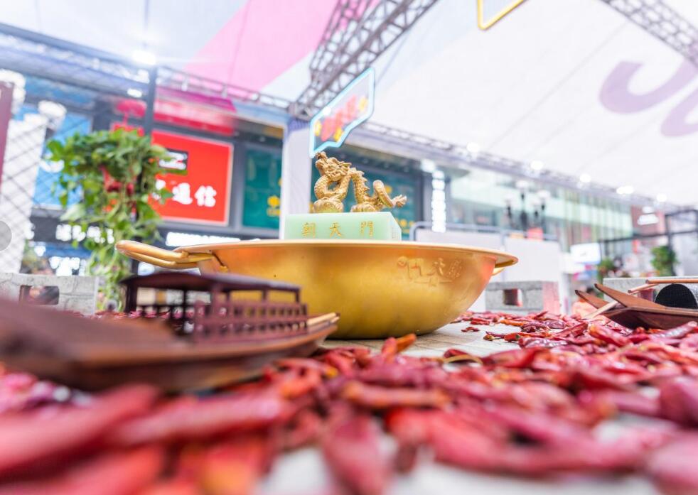 火鍋店沒(méi)錢(qián)做廣告？不妨試試免費(fèi)“廣告位”！