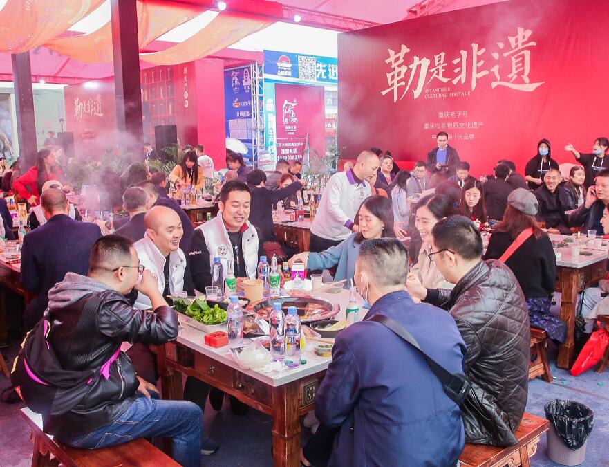 開火鍋店真的賺錢嗎？火鍋的優(yōu)勢(shì)有哪些？
