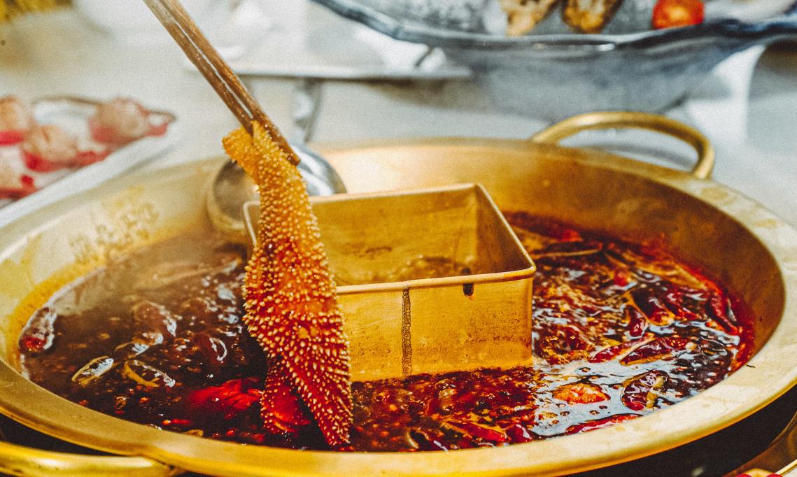 為什么重慶地區(qū)吃火鍋蘸油碟，北方更喜歡蘸麻醬？