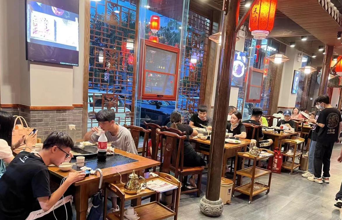 開火鍋店，自營好還是加盟好？