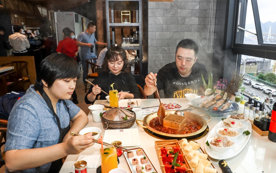 火鍋店衛(wèi)生問題頻發(fā)，怎樣才能給顧客“安全感？”
