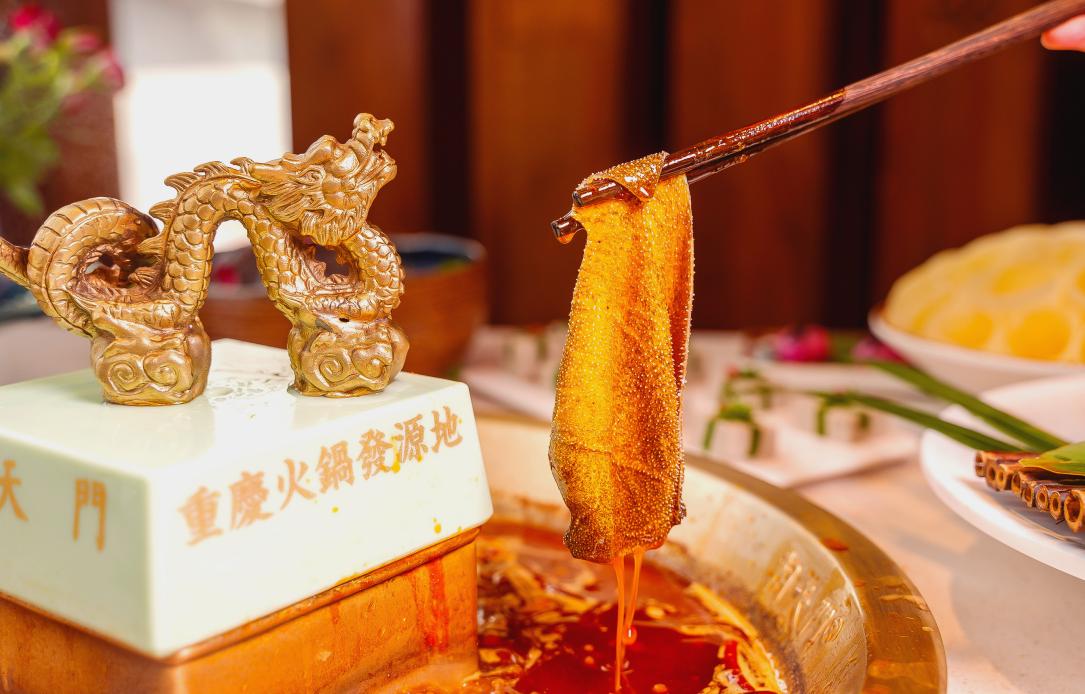 對面的火鍋店生意火爆，你該怎么辦？