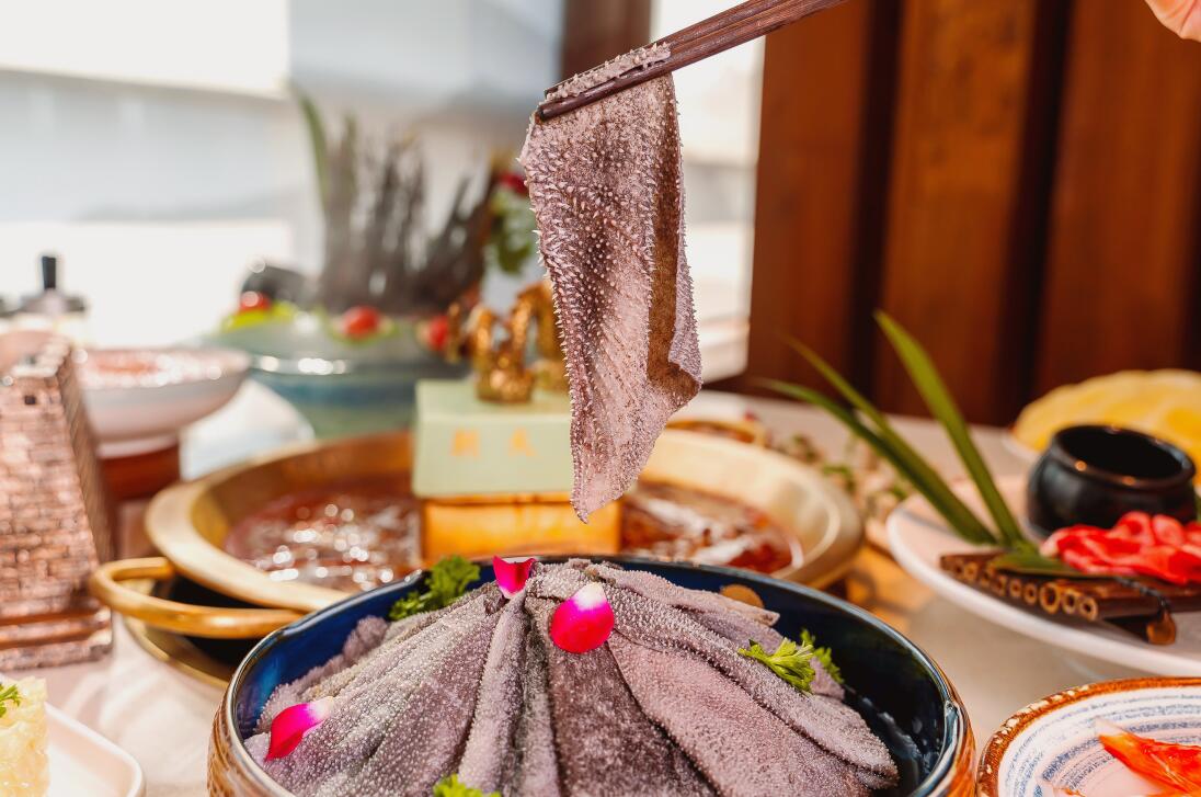 火鍋店的大招牌，特色重慶火鍋毛肚，這么做就對了！