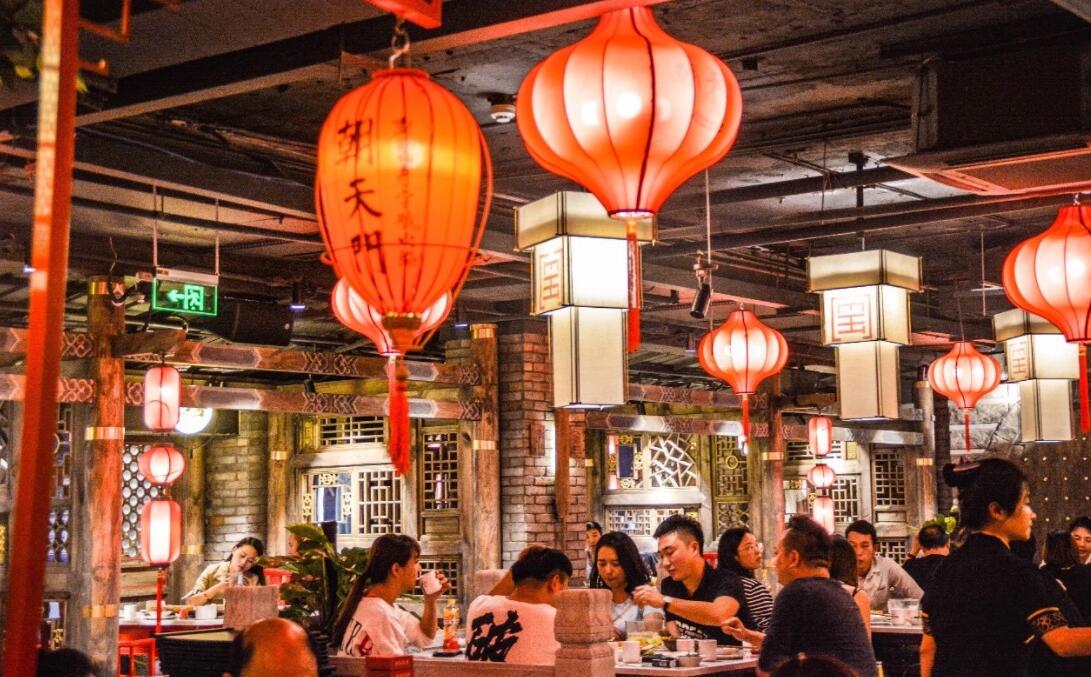 五類火鍋店裝修風(fēng)格，時尚正在路上，經(jīng)典永不過時！