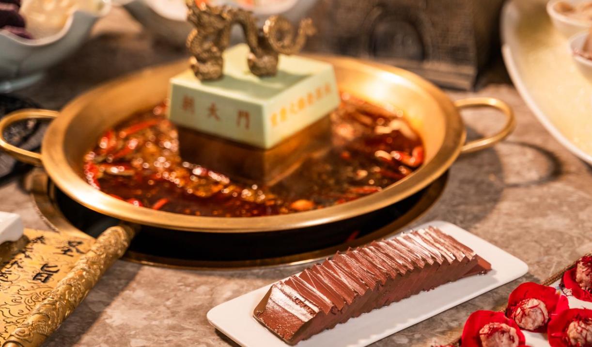重慶火鍋，記得多吃鮮鴨血，補(bǔ)鐵就是補(bǔ)氣血！