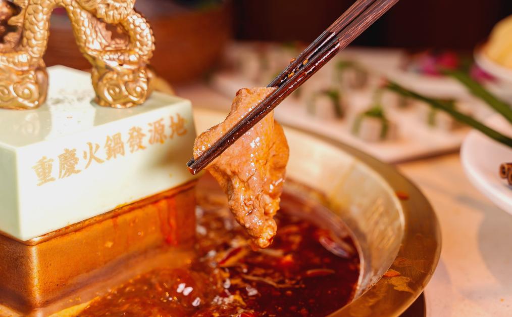 火鍋耙牛肉，好吃得不得了，難怪們店賣斷貨！