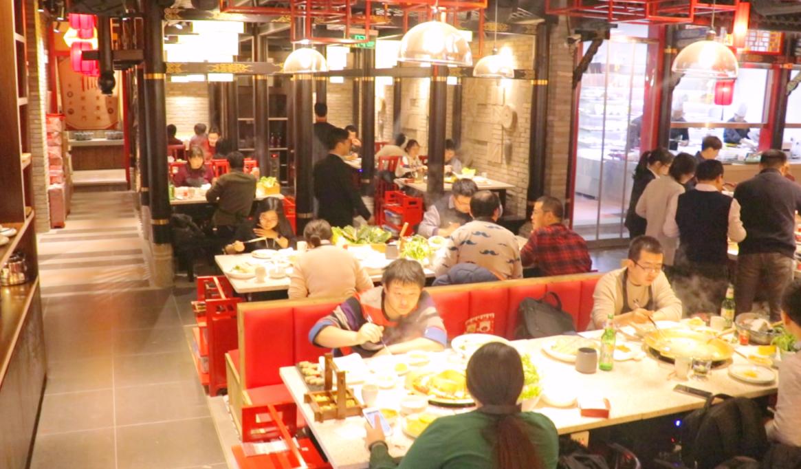 市井火鍋，生意好的秘密，居然是特色甜品！